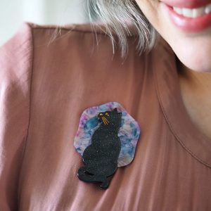 Brooches & pins